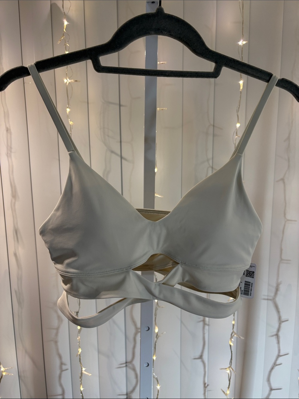 Lululemon V Neck Crossover Bra bone size 6 light support A/B cup.  # 28/29